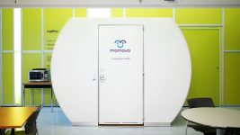 Scholen beginnen eindelijk lactatiepods te installeren en we zijn er dol op